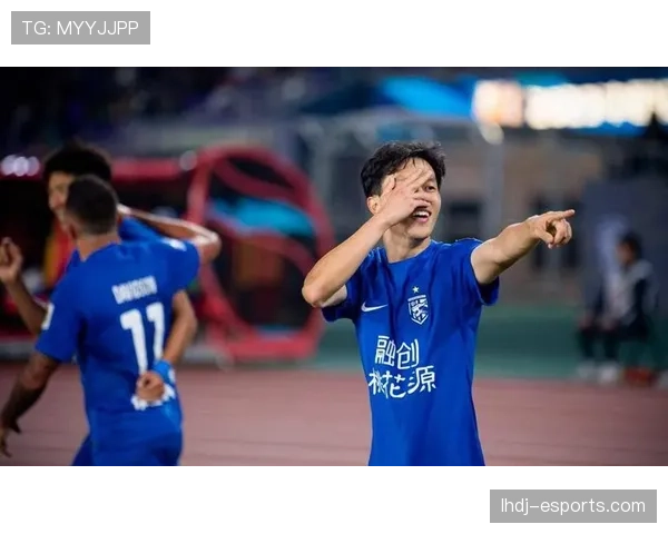 武汉三镇后场传导失误偏多 面对高压逼抢暴露技术短板